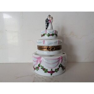 Eximious Limoges France Wedding Cake Trinket Box Peint Main Hand Painted 3 Tier